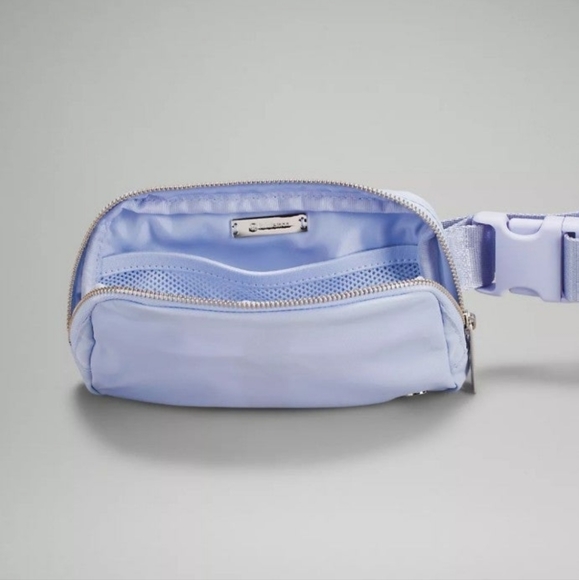 NEW LULULEMON EVERYWHERE BELT BAG 1L EBB PASTEL BLUE - Picture 9 of 12